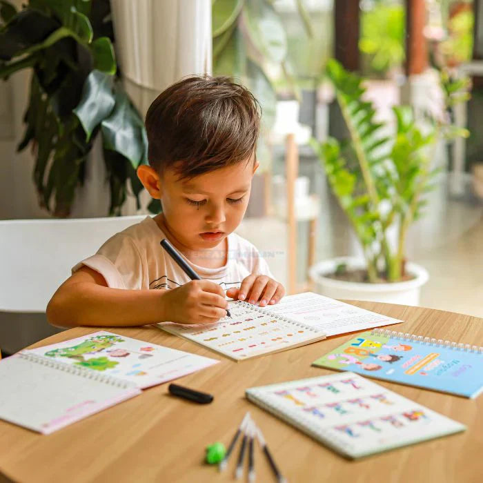 Pack de 4 Cahiers Magiques Réutilisables – Cahier d'écriture magique réutilisable - Funnybook™ (T)